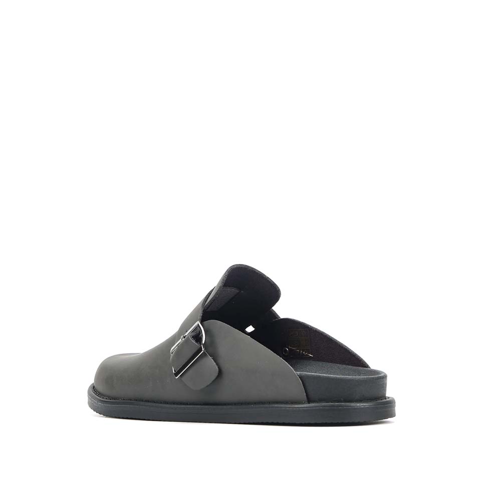 LARRIE Men Black Closed Toe Buckled Casual Clogs 592510-TH1SV-1P-BLACK - Image 6