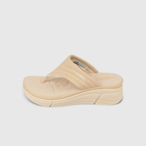 LARRIE Ladies Florence 2-Inch Wedge Thong Sandals