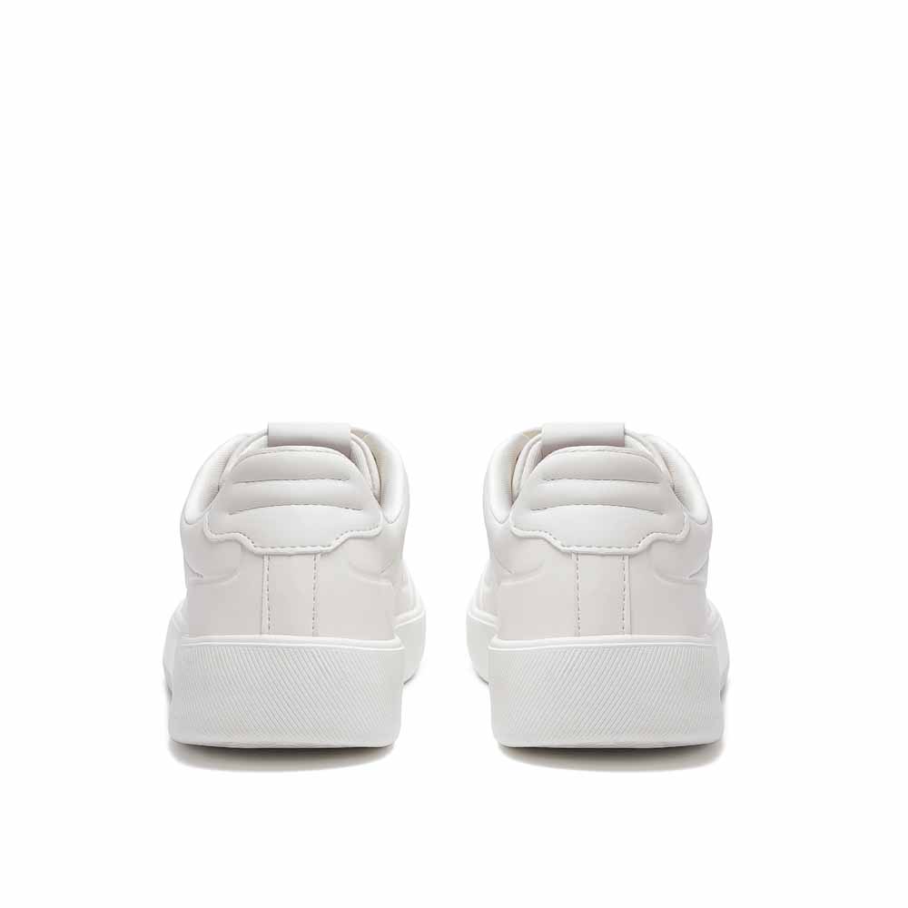LARRIE Men Milk Classic Comfort Ease Sneakers - Image 8