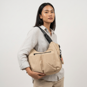 LARRIE Ladies Lightweight Travel Shoulder Bag